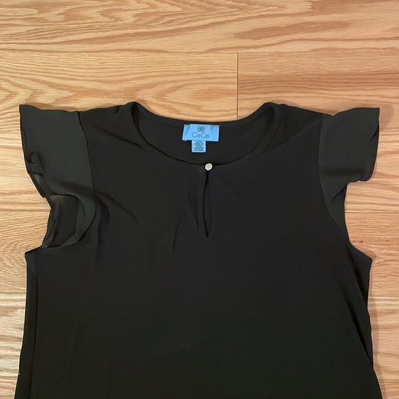 Black CeCe flutter sleeve blouse - Picture 1 of 4
